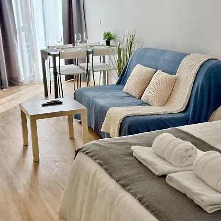Estudio En Nogalera Con Piscina Τορρεμολίνος